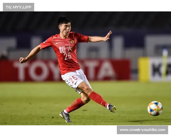 朗斯官方宣布主力中卫训练中肌肉拉伤，将缺席下轮联赛